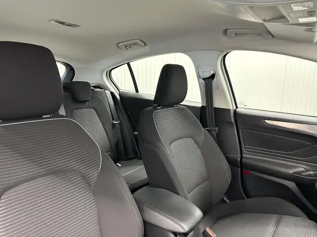 Ford Focus view 12
