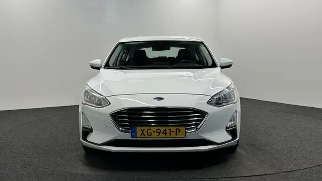 Ford Focus view 6