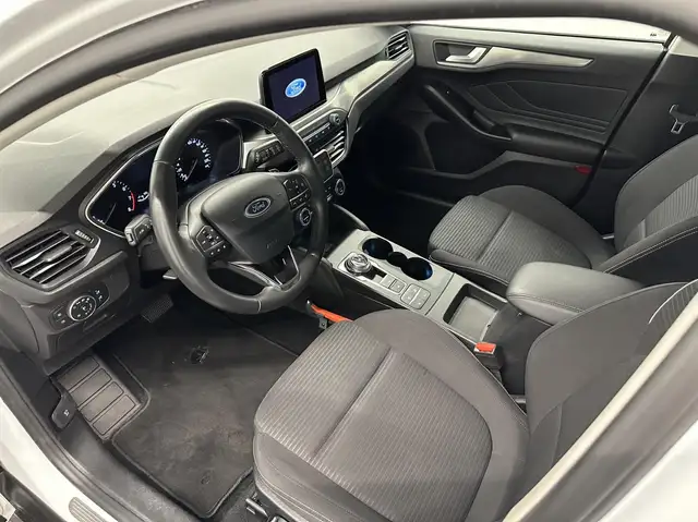 Ford Focus view 14