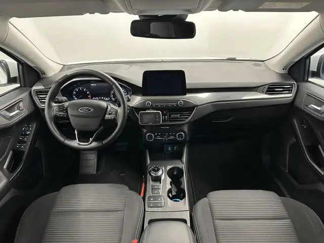 Ford Focus view 2