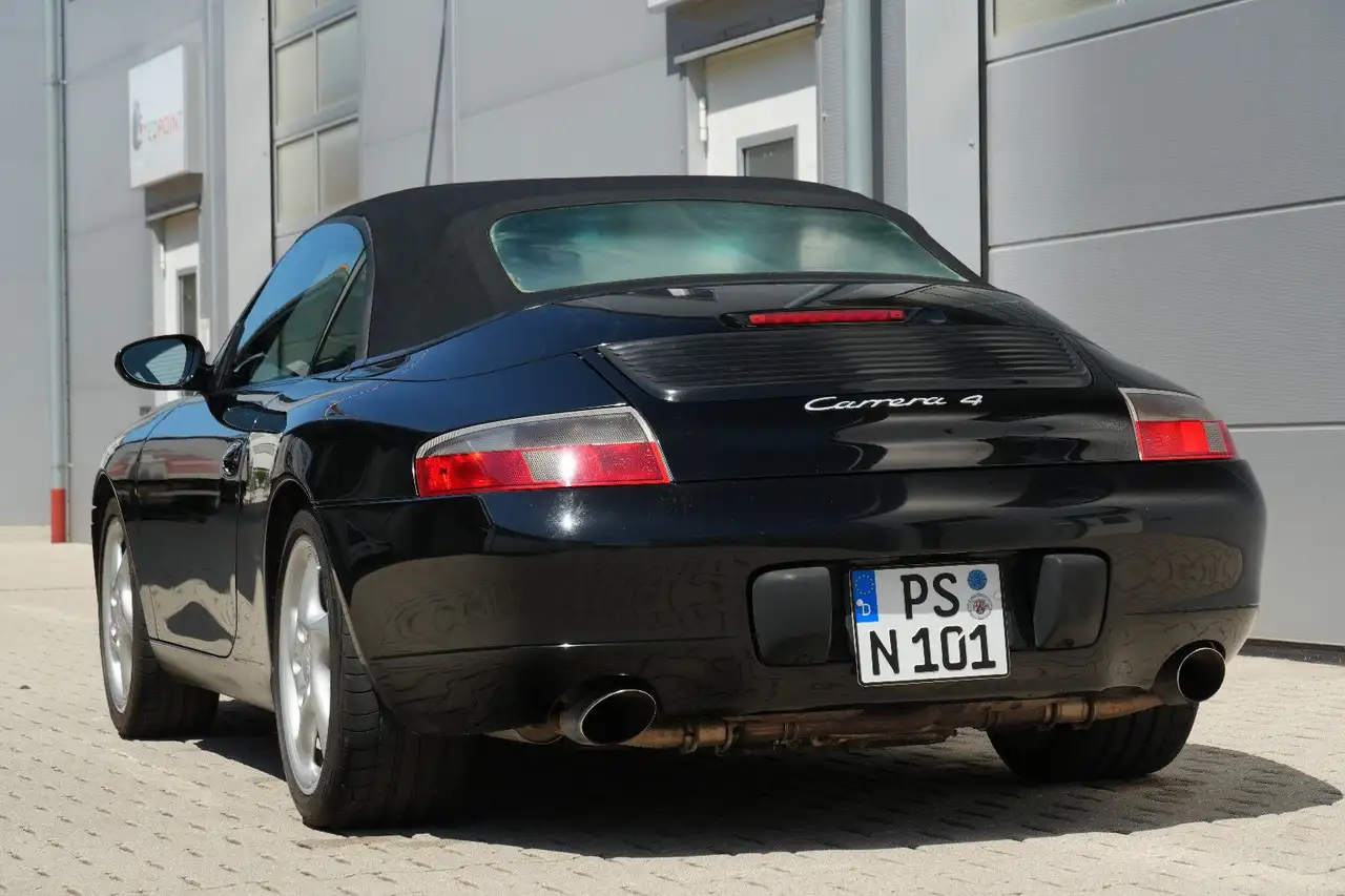 Porsche 996 Carrera 4 Cabriolet, foto 2