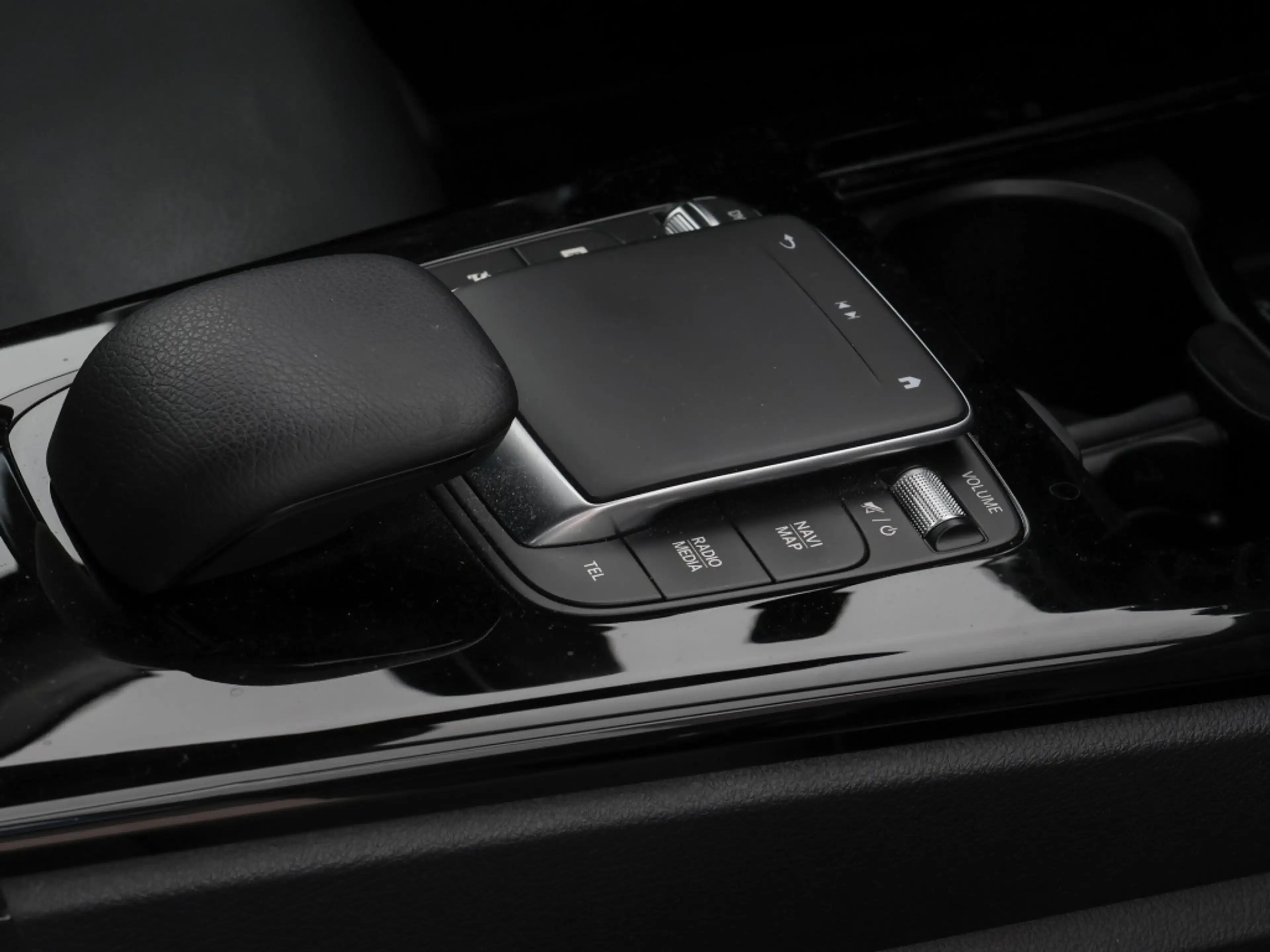 Mercedes-Benz A 220 d 4M Limo Style/AHK/Cam/LED/Keyl/StdHz — photo 8