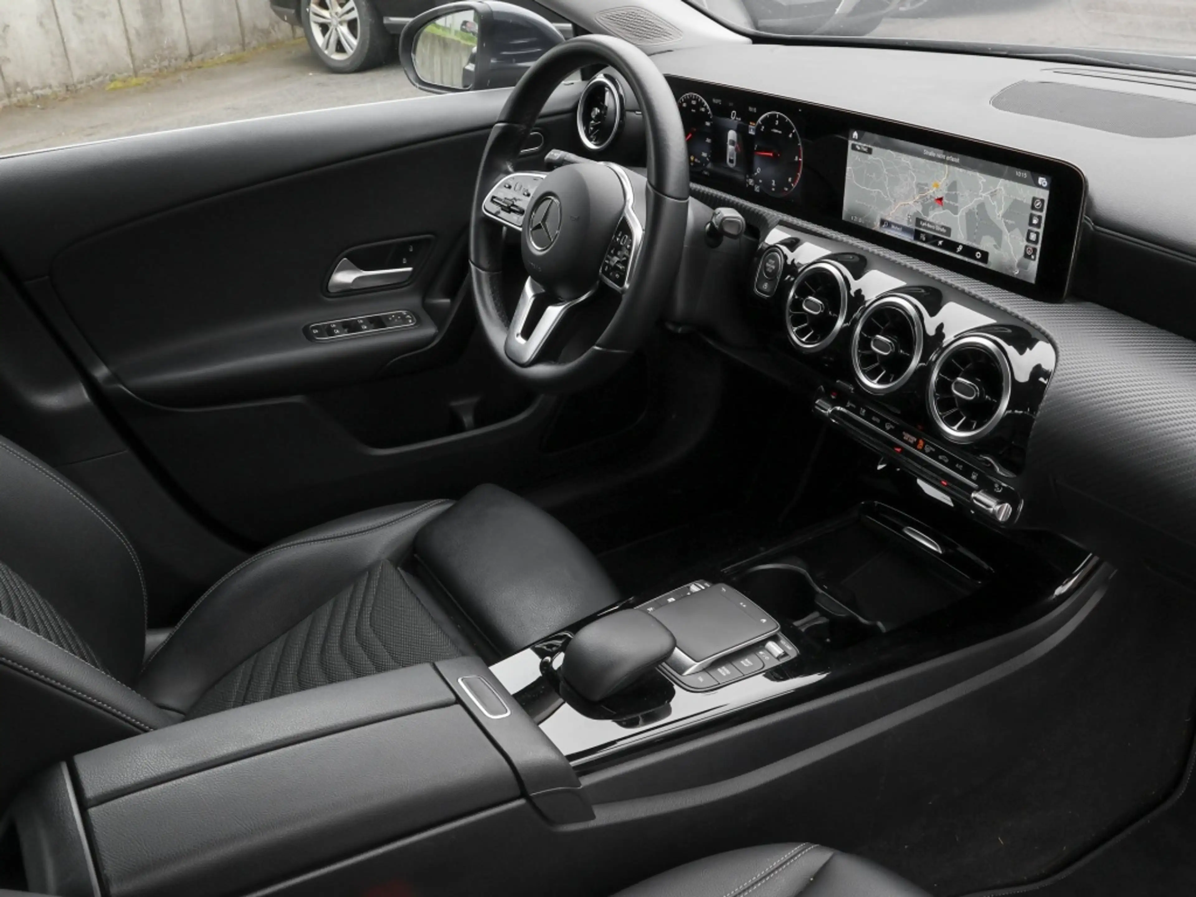 Mercedes-Benz A 220 d 4M Limo Style/AHK/Cam/LED/Keyl/StdHz — photo 4