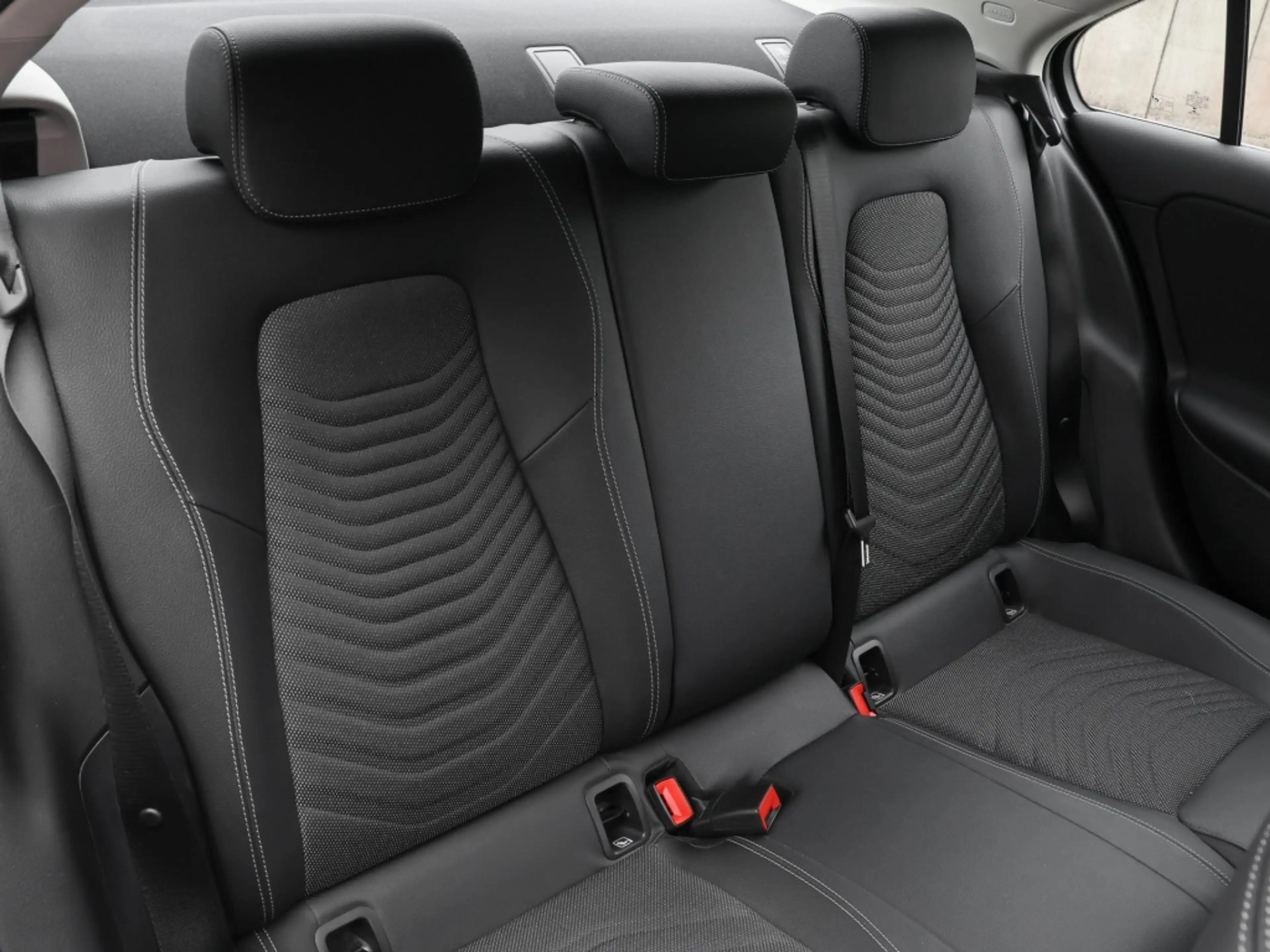 Mercedes-Benz A 220 d 4M Limo Style/AHK/Cam/LED/Keyl/StdHz — photo 7