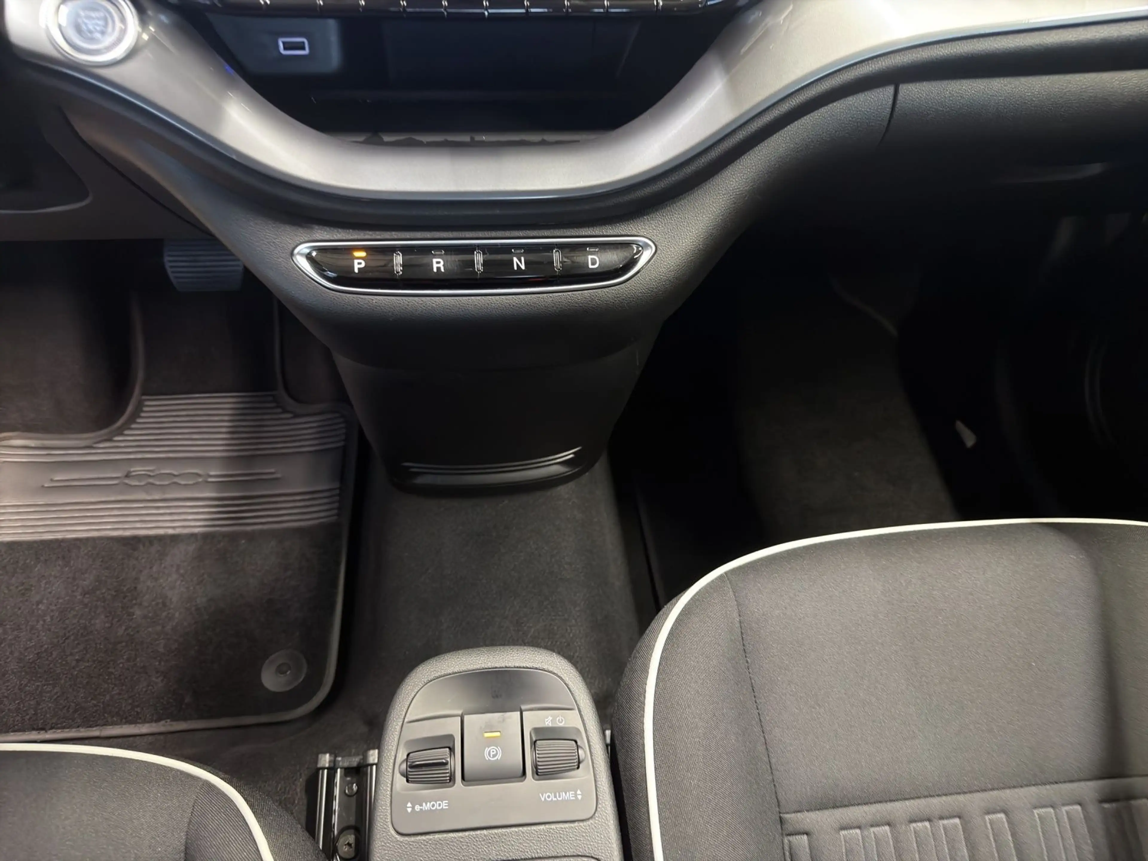 Fiat 500e . — photo 13