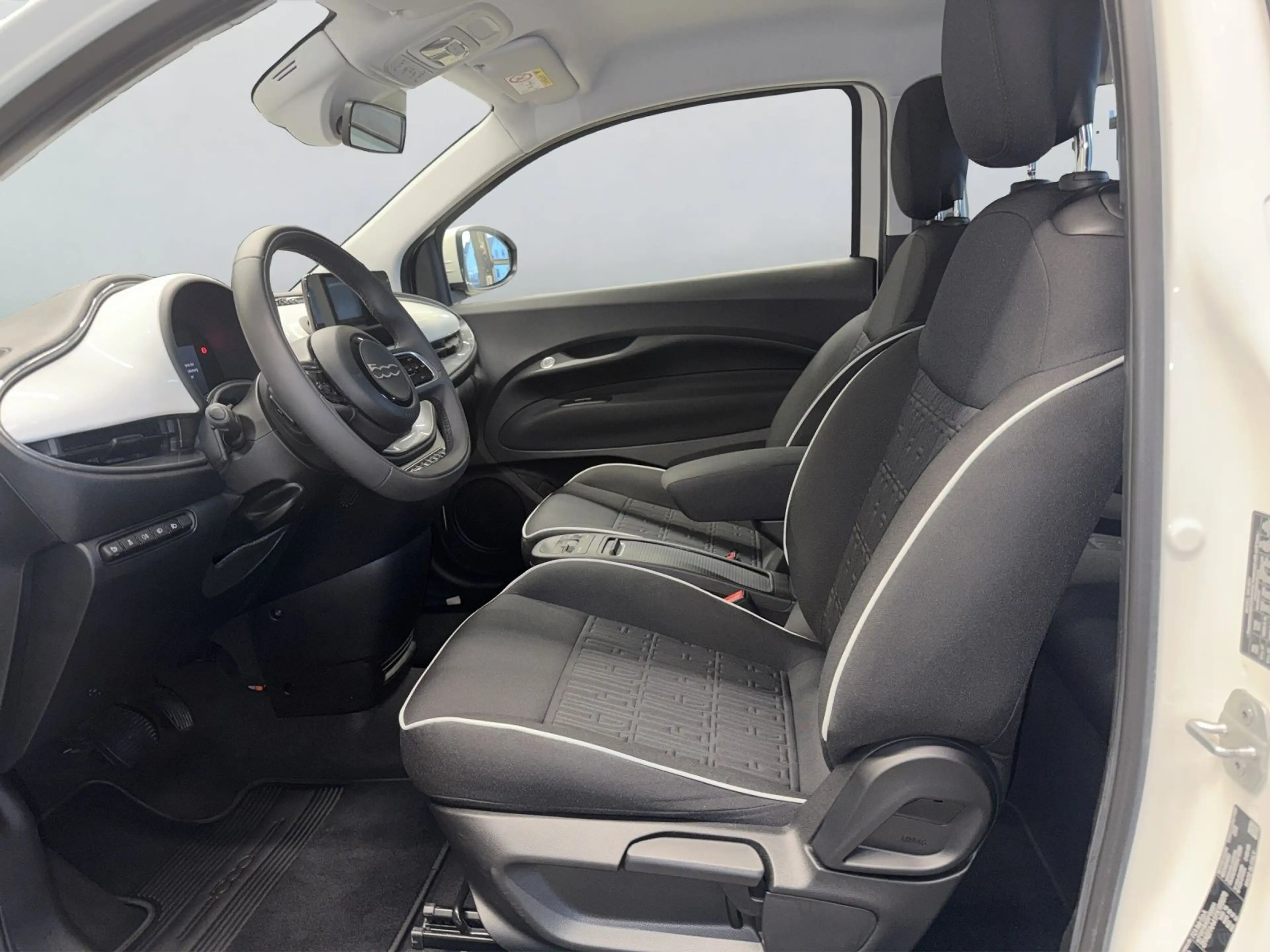 Fiat 500e . — photo 10