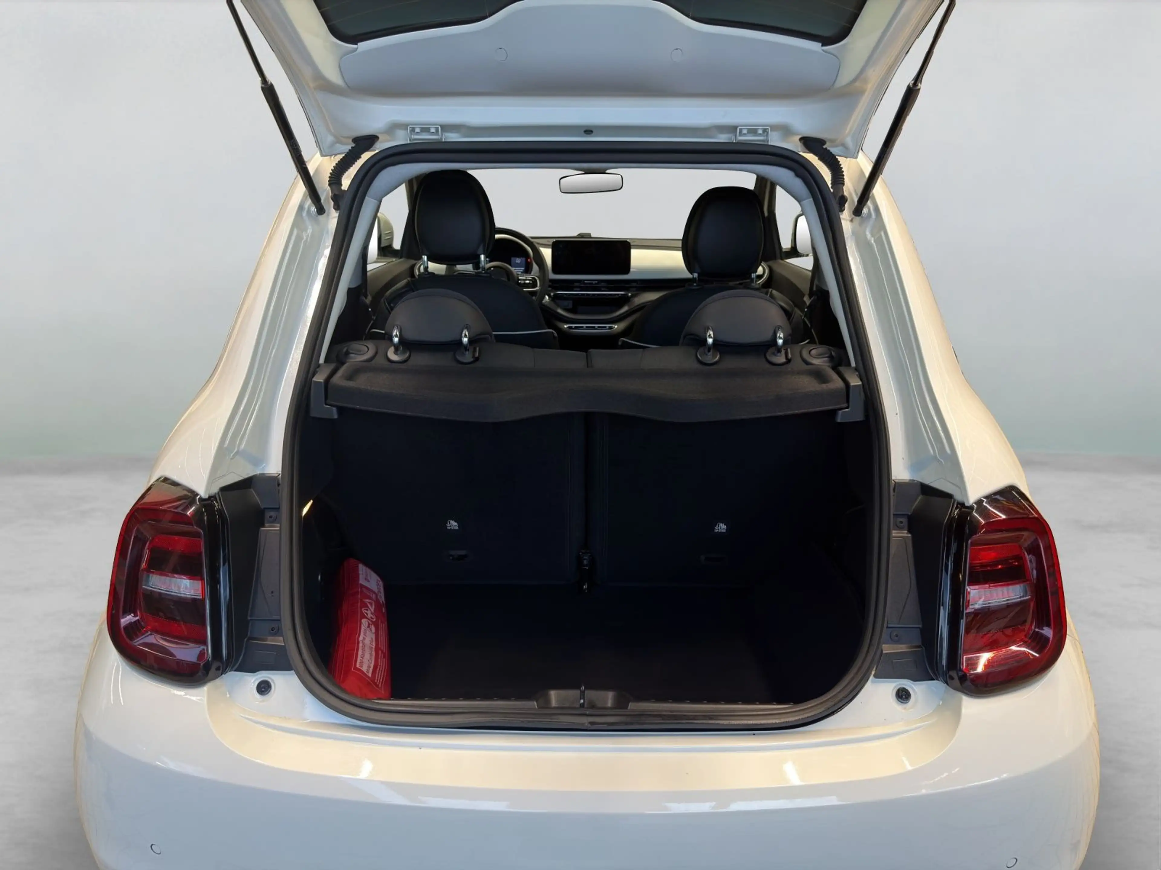 Fiat 500e . — photo 6