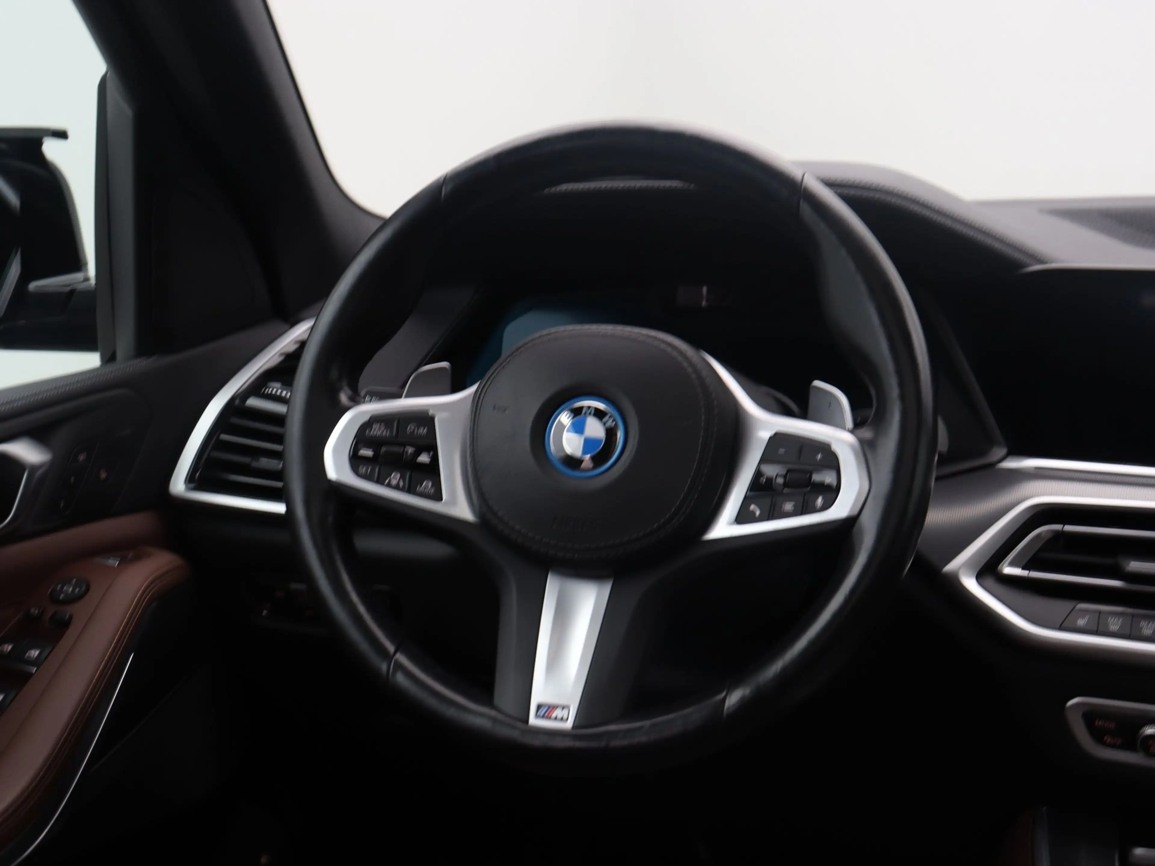 BMW X5 xDrive45e High Executive SoH 97% — photo 2