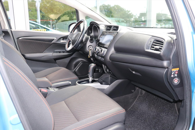 Honda Jazz 1.5 i-VTEC 130pk CVT Dynamic — photo 18