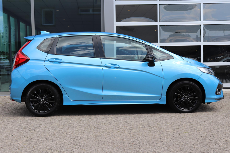 Honda Jazz 1.5 i-VTEC 130pk CVT Dynamic — photo 3