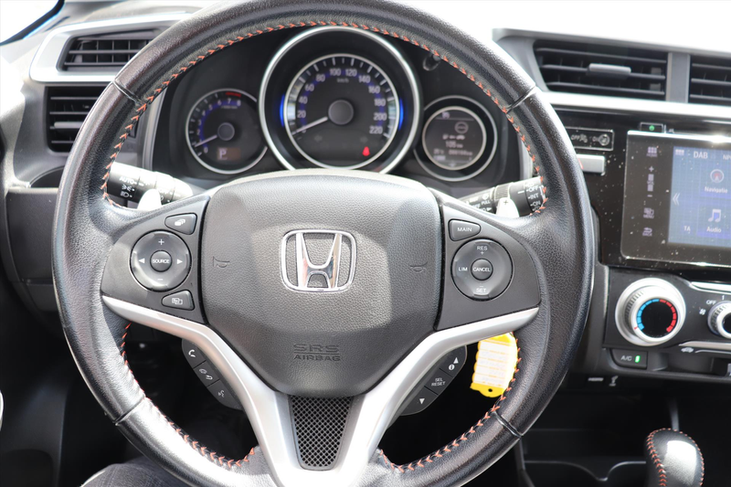 Honda Jazz 1.5 i-VTEC 130pk CVT Dynamic — photo 17