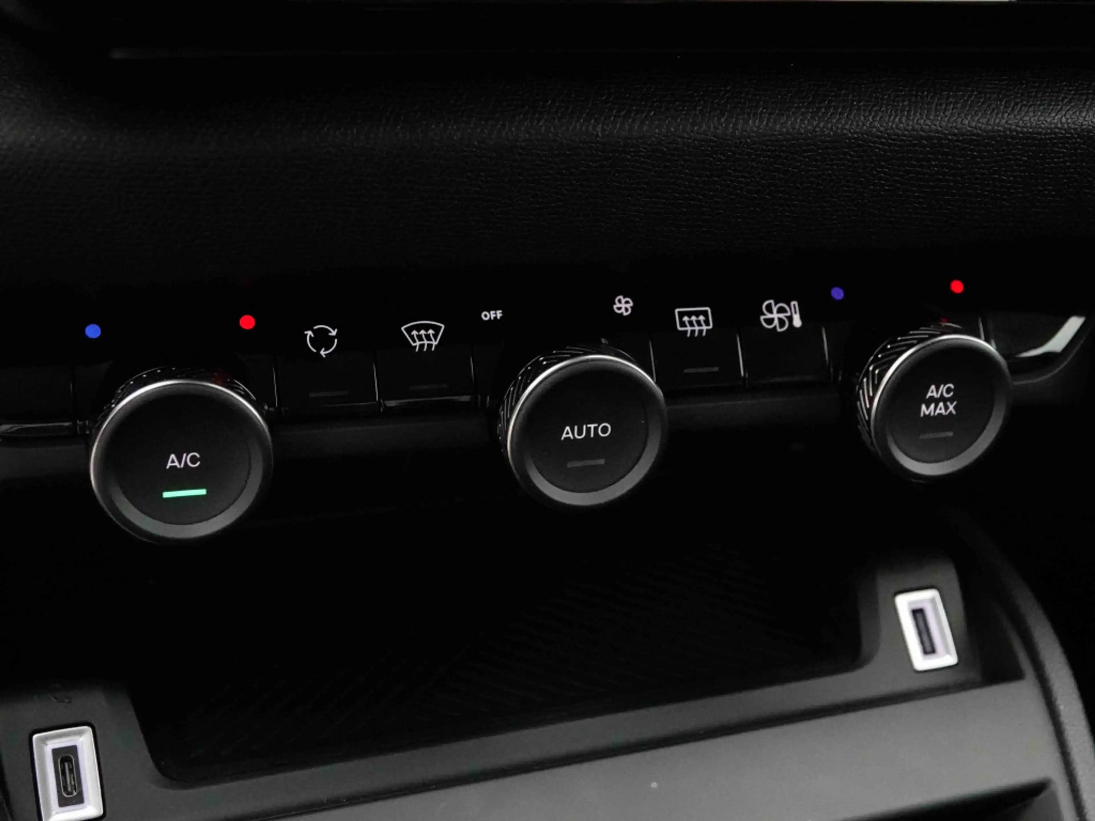 Citroen C4 X Hybrid 145 AUT MAX | Leather | GPS | Camera | Alu18 — photo 14