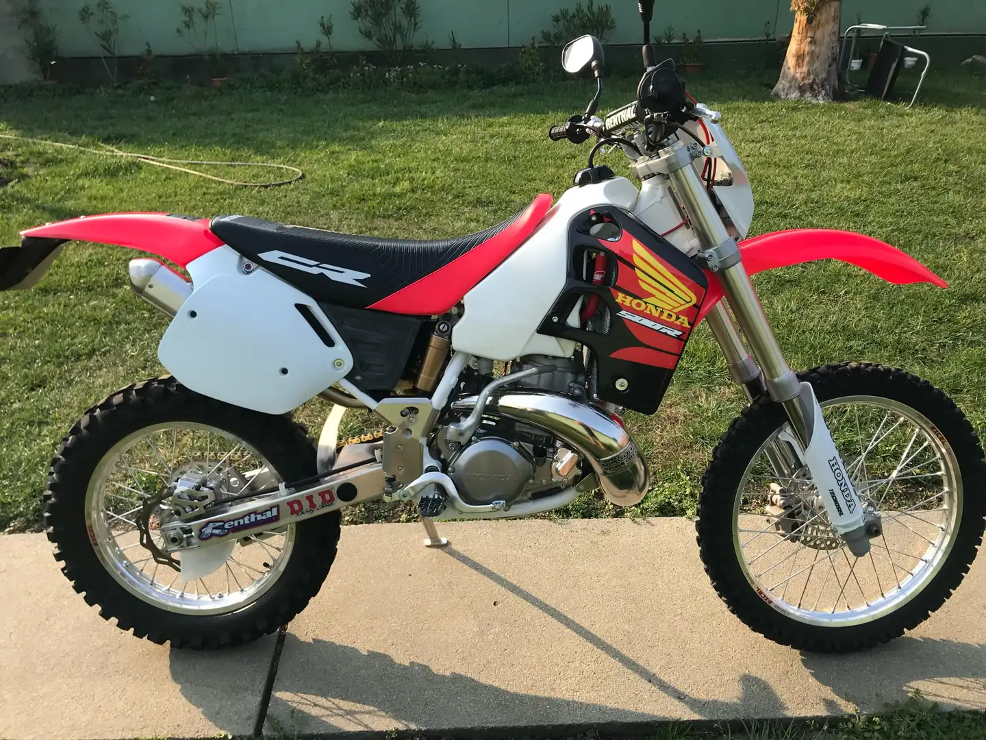 Honda CR 500 Road Legal, 20kw paper. Completely Renovated. Rouge - 1