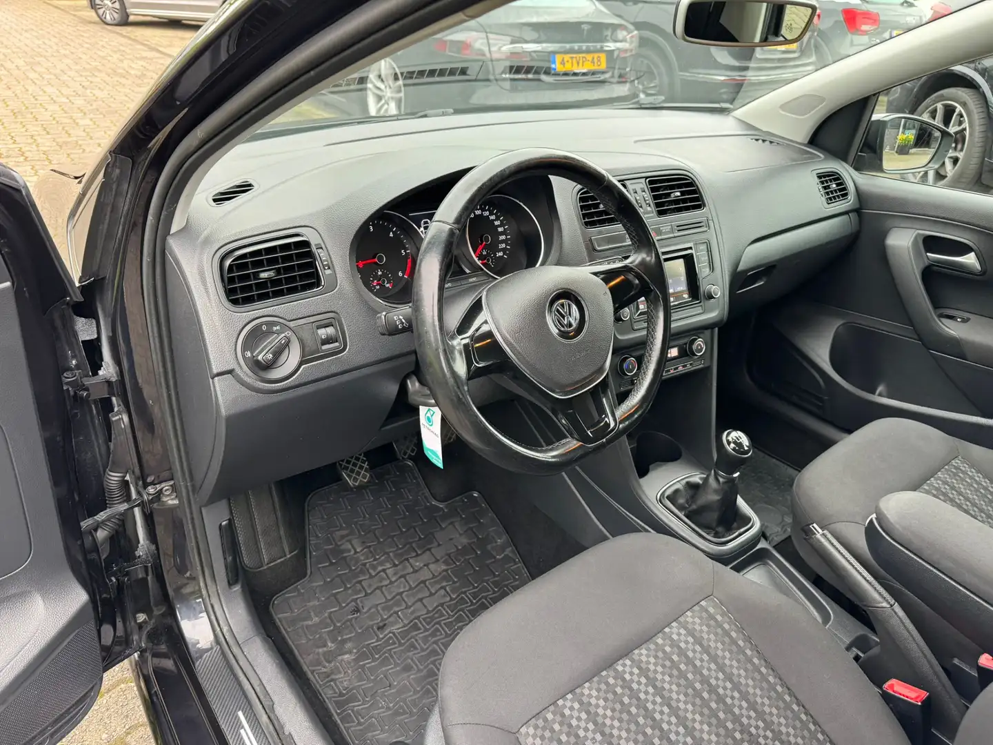 Volkswagen Polo 1.4 TDI Business Edition clima, pdc, lmv Černá - 2