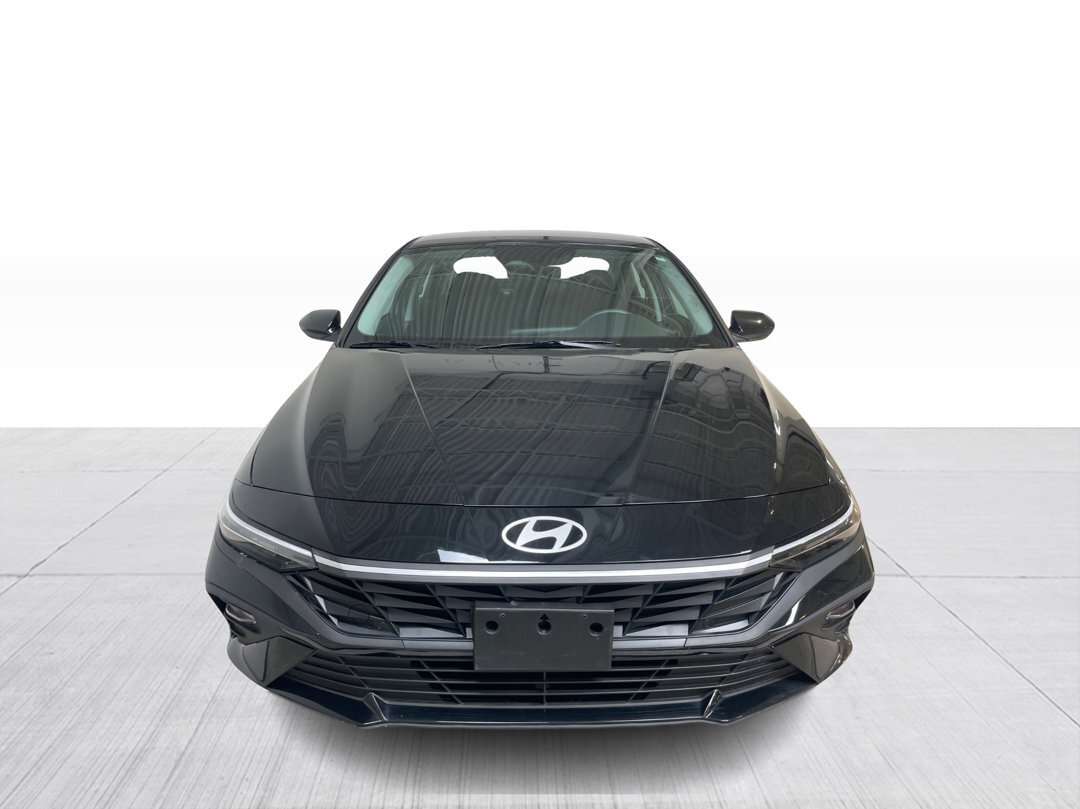 2025 Hyundai Elantra Preferred A/C Mags Sièges Chauffants — снимка 1