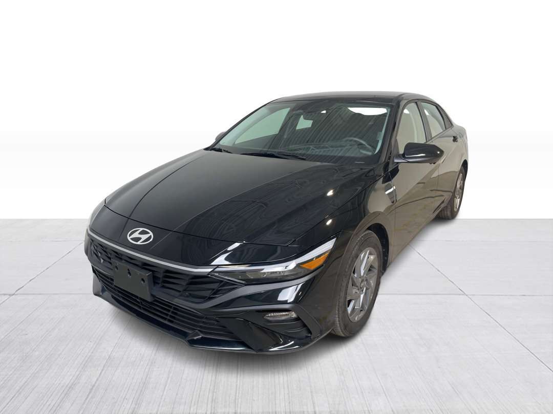 2025 Hyundai Elantra Preferred A/C Mags Sièges Chauffants — снимка 1