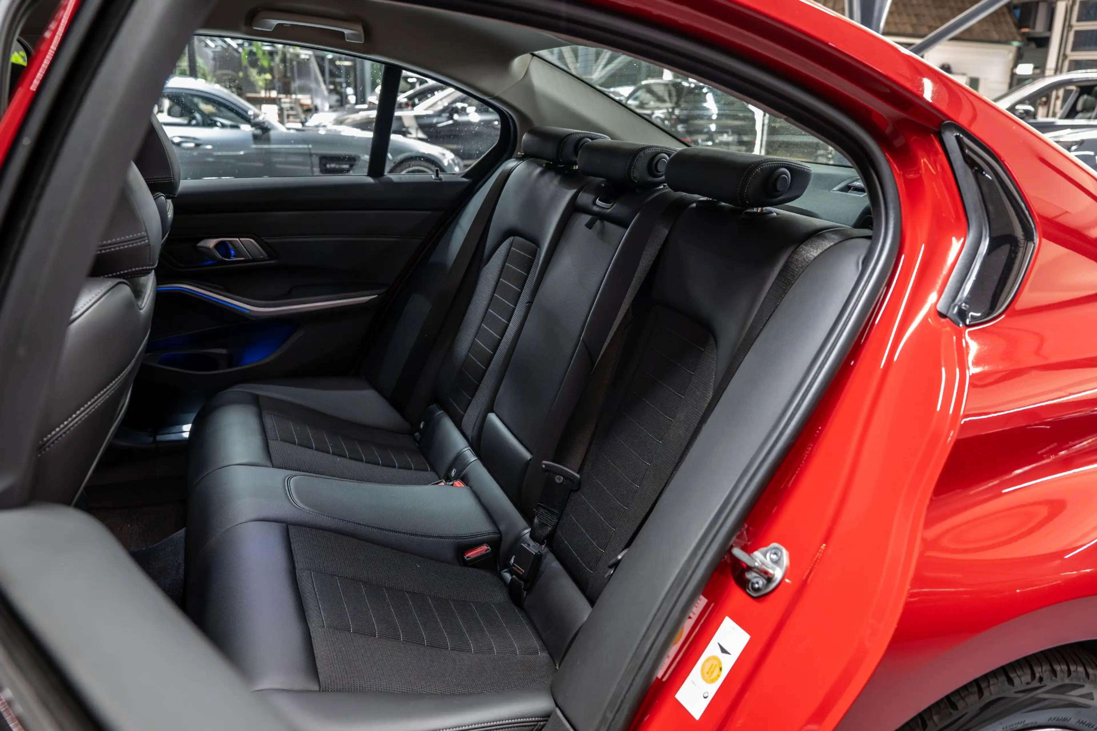 BMW 330 3-serie 330i Sportstoelen | Dealer Onderhouden — photo 4
