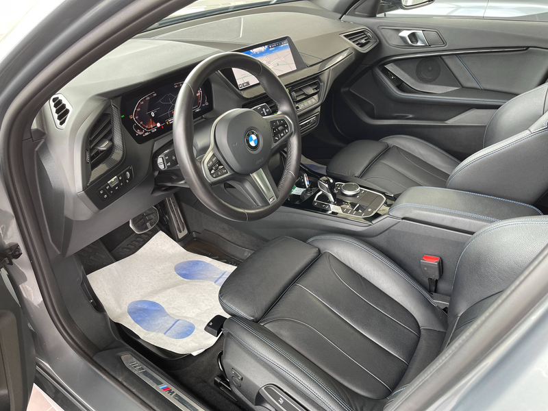 BMW 118 iA ** GARANTIE + PACK M + TOIT PANO + LED + GPS + CUIR *** — photo 11