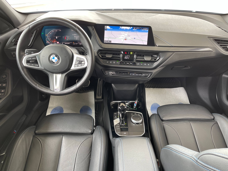 BMW 118 iA ** GARANTIE + PACK M + TOIT PANO + LED + GPS + CUIR *** — photo 10