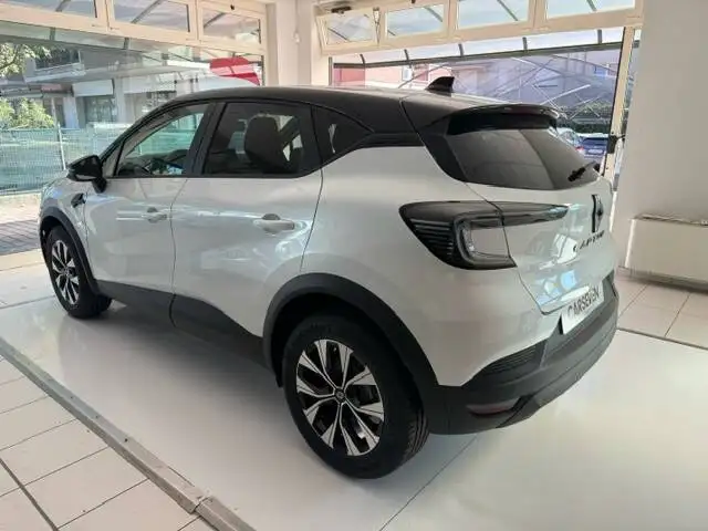 Renault Captur view 2