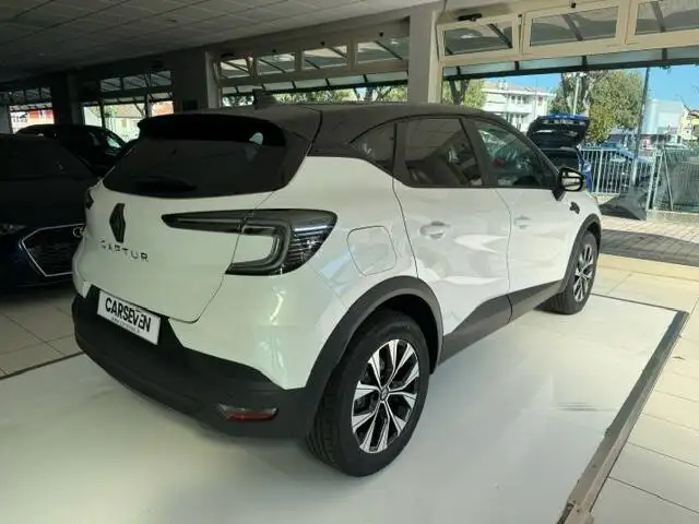Renault Captur view 4
