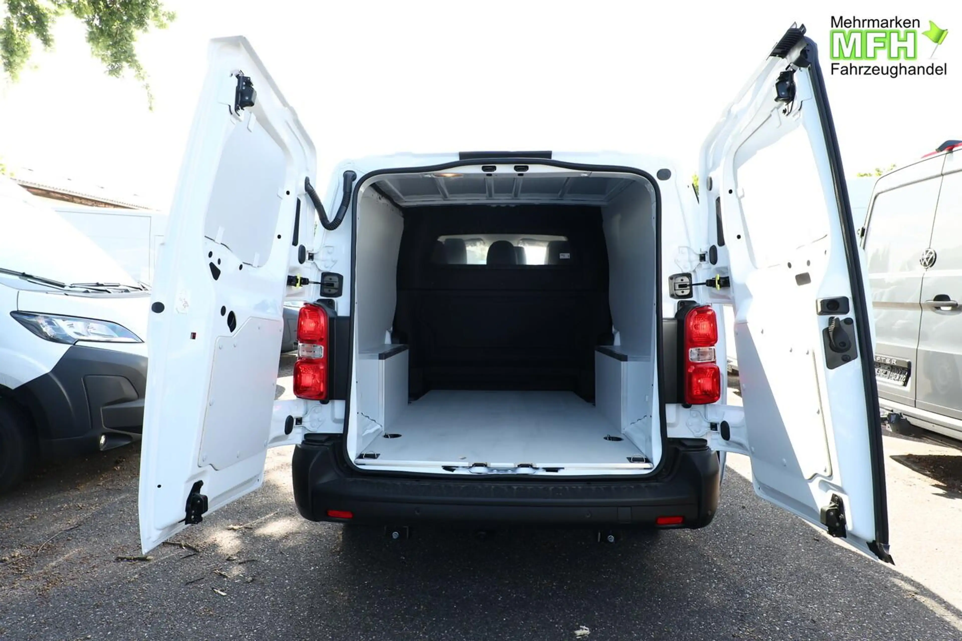 Fiat Scudo DoKa XL Temp Kam CarPlay PDC Vorb.AHK 110 kW (1... — photo 10