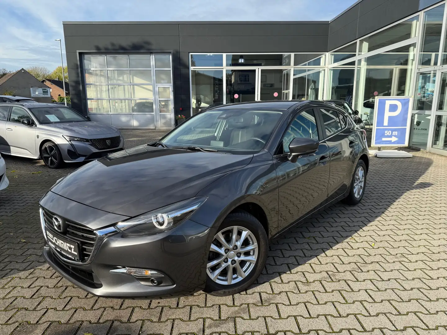 Mazda 3 Exclusive-Line 1.5 Skyactiv-D Automatik Grau - 1