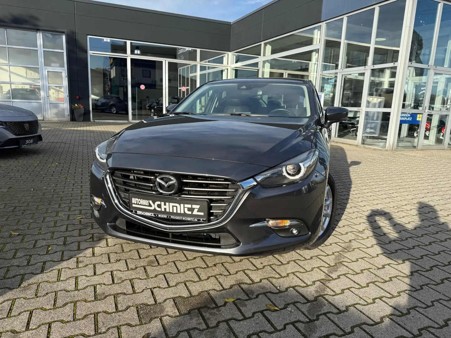 Mazda 3 Exclusive-Line 1.5 Skyactiv-D Automatik Grau - 2