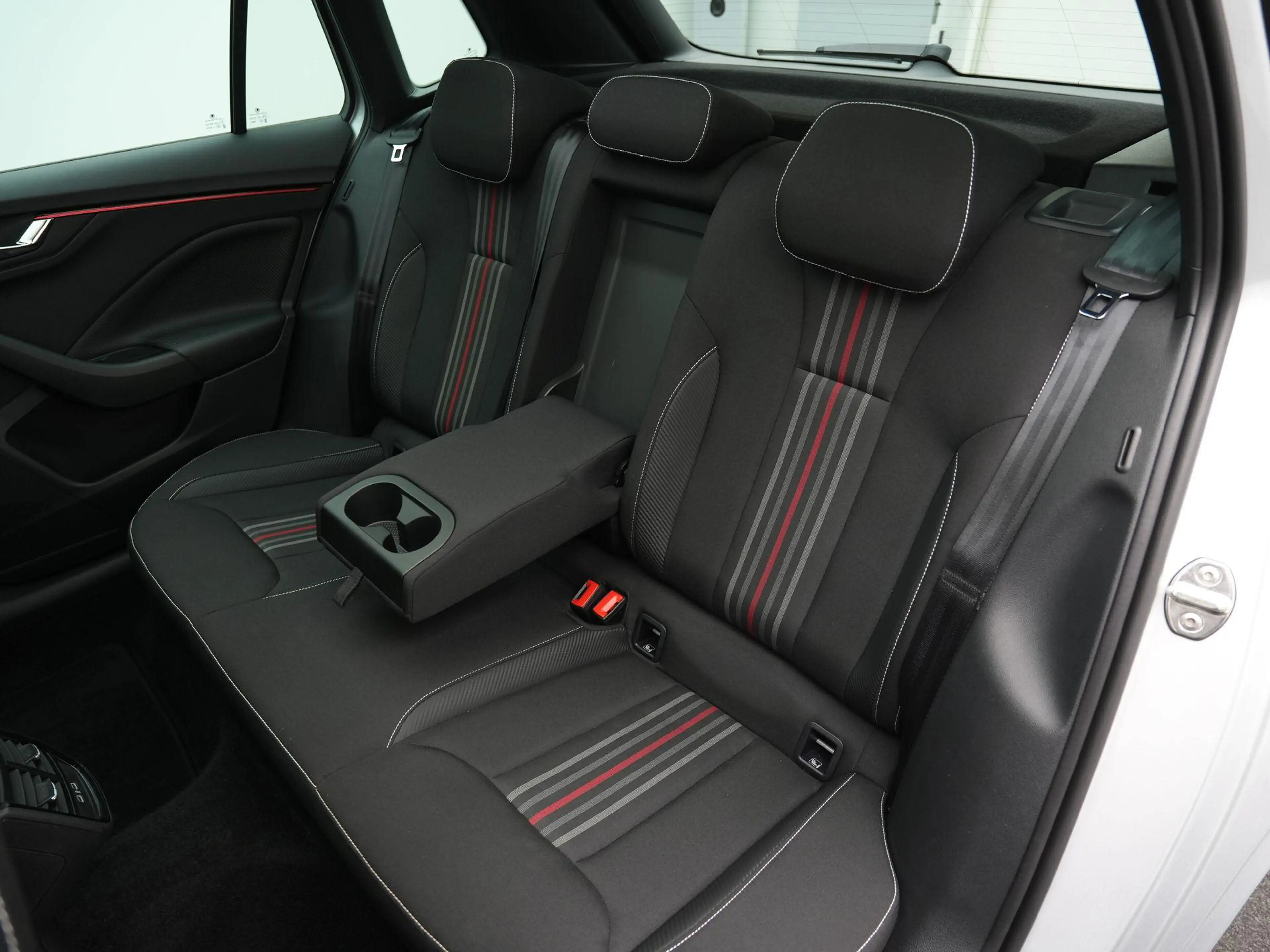 Skoda Kamiq 1.0 TSI 116pk Monte Carlo DSG | Panoramadak | Acht — photo 9