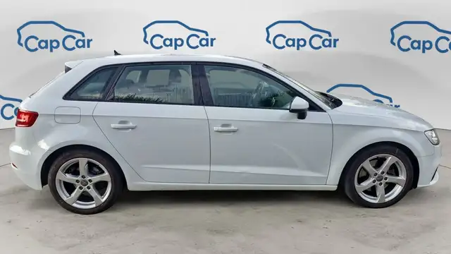 Audi A3 view 4