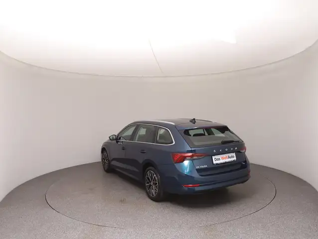 Skoda Octavia view 5