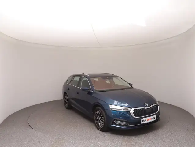 Skoda Octavia view 2
