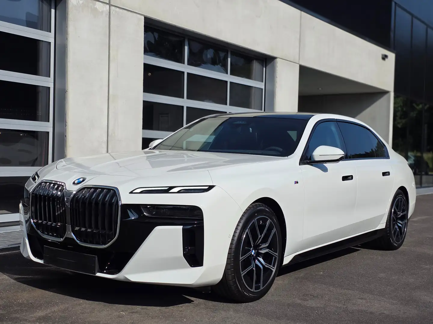 BMW 740 dA xDrive * M-Sport * Full Option * B&W * New Car Blanc - 1
