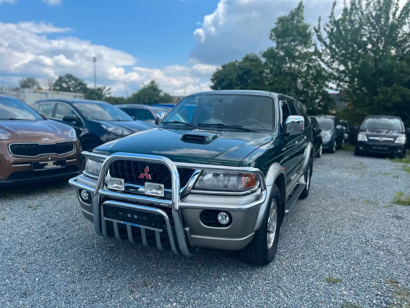 Mitsubishi Pajero Sport 2.5 TD GLS - 1