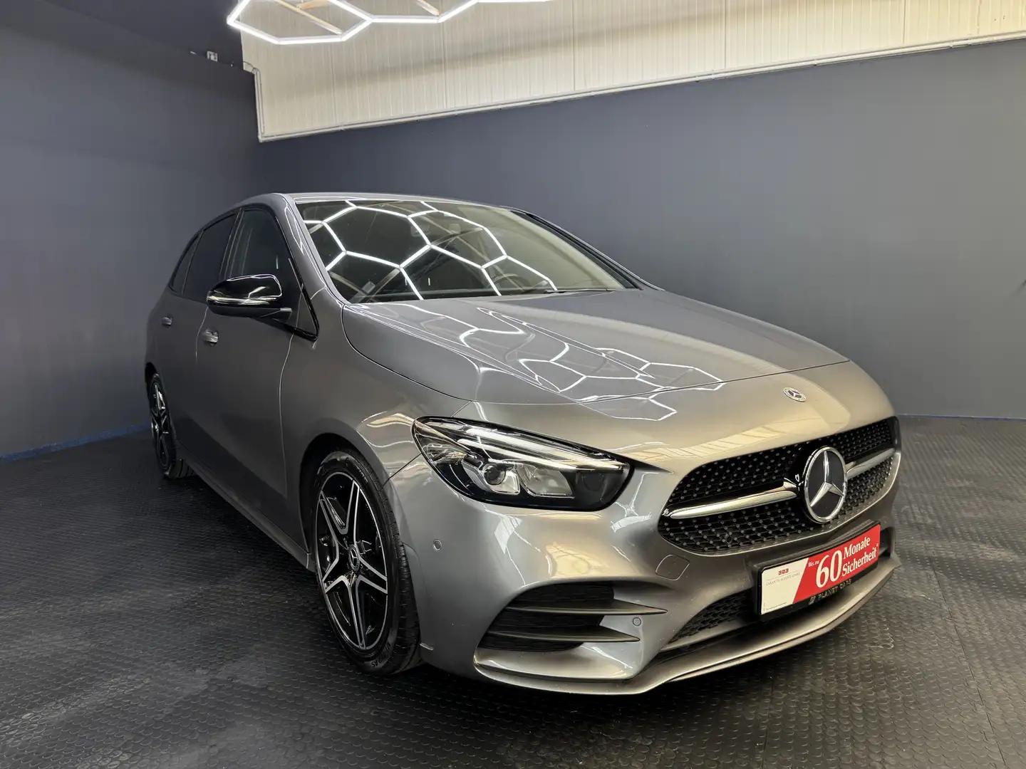 Mercedes-Benz B 180 AMG-Paket*3J.Garantie*LED*AppleCarplay* Gris - 1