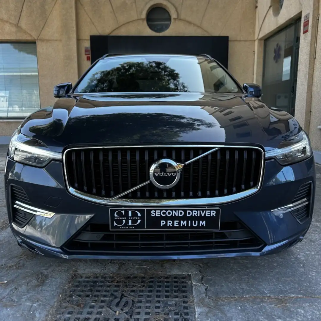 Volvo XC60 B4 Momentum FWD Aut. Azul - 2
