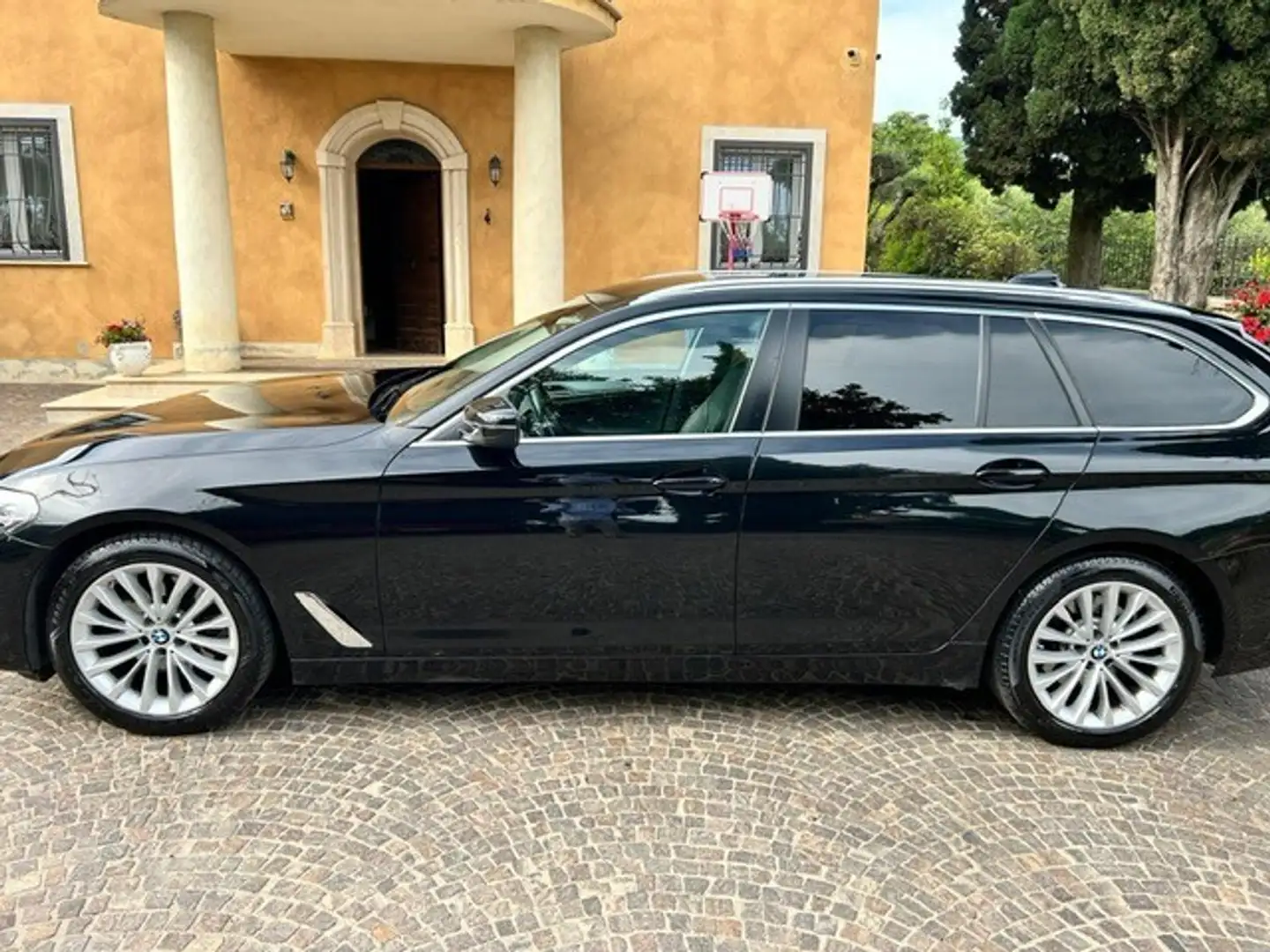 BMW 520 520d 48V Touring Luxury Nero - 2