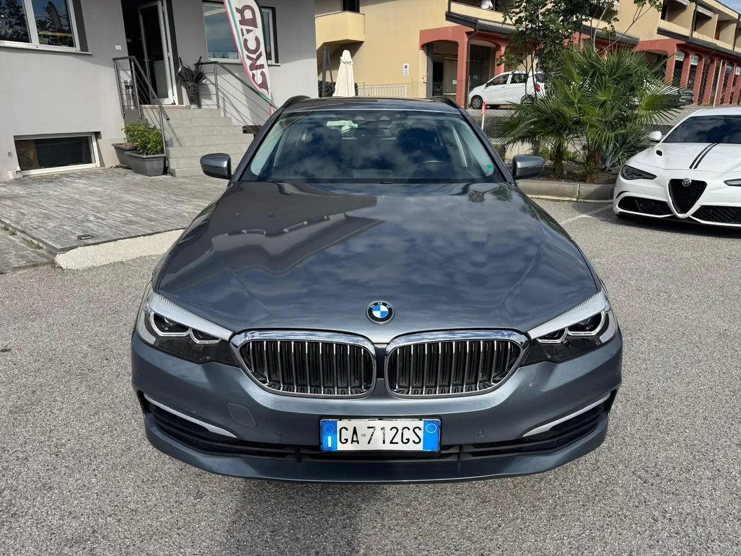 BMW 520 520d Touring Business Grijs - 2