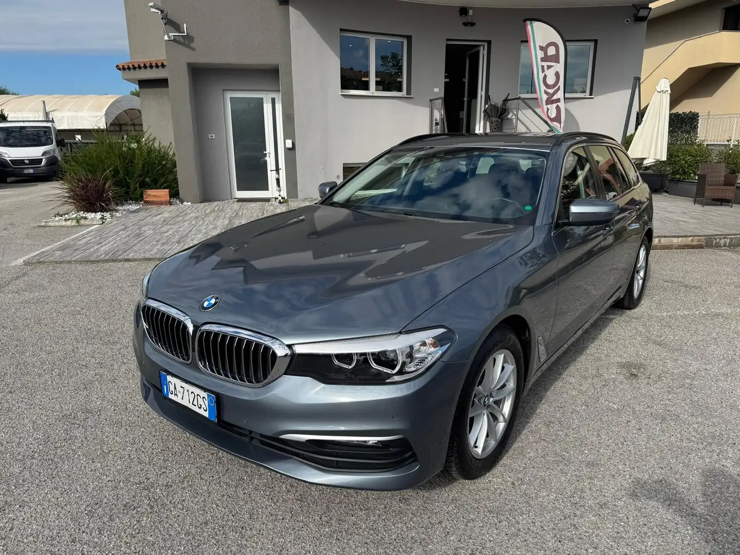 BMW 520 520d Touring Business Grijs - 1