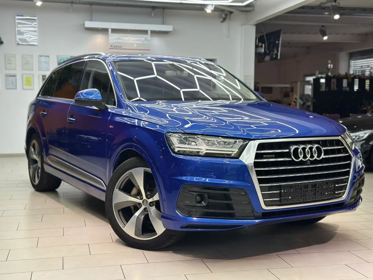 Audi Q7 3.0 TDI quattro S-Line StdHzg RFK HeUp Leder Ambie Blau - 1