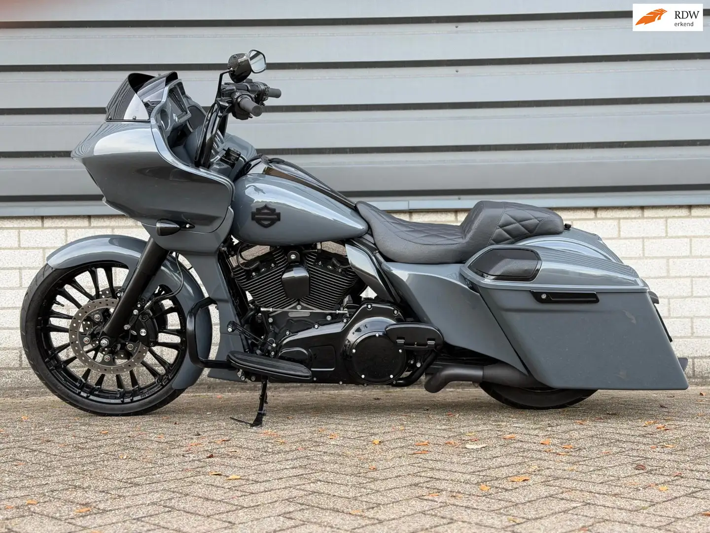 Harley-Davidson Road Glide FLTRXS Special 103ci Lamborghini Gris - 1