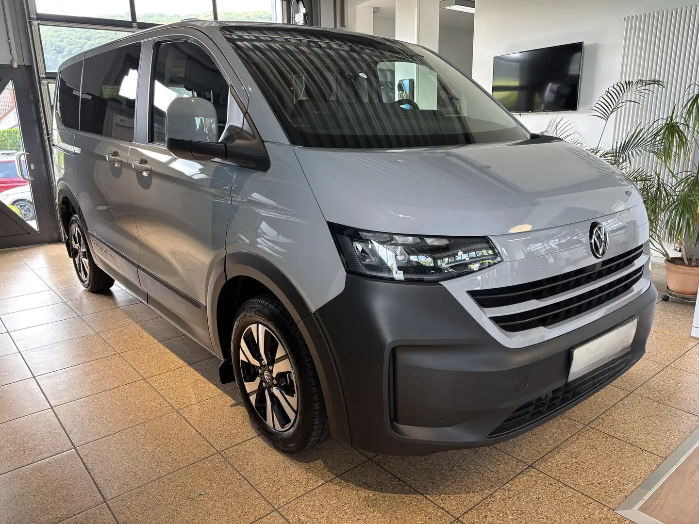 Volkswagen T7 Caravelle Basis 2.0 TDI 150PS, 8-Sitzer, LED-Scheinwerfer... - 1
