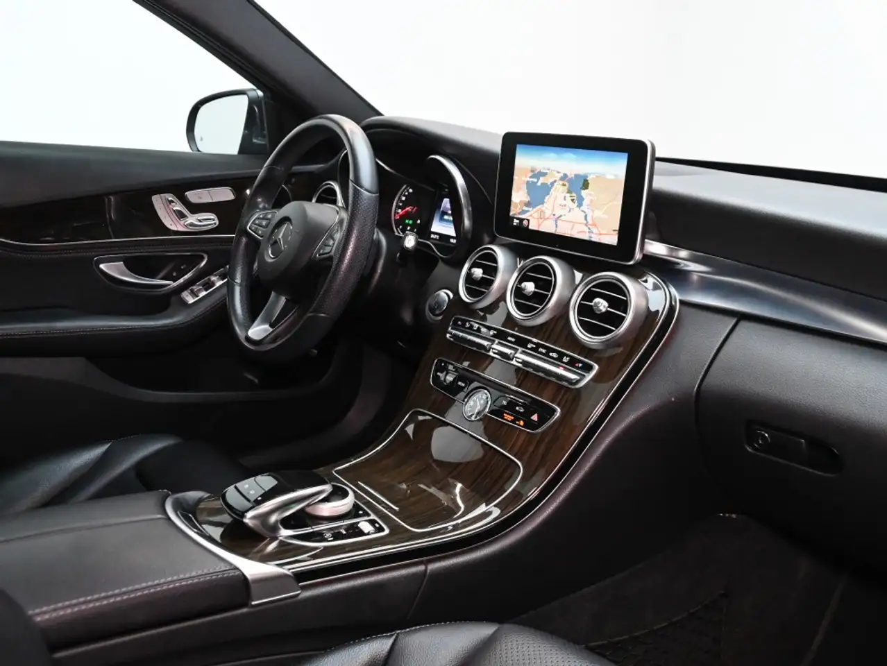 Mercedes-Benz C-Class photo Mercedes-Benz C-Class