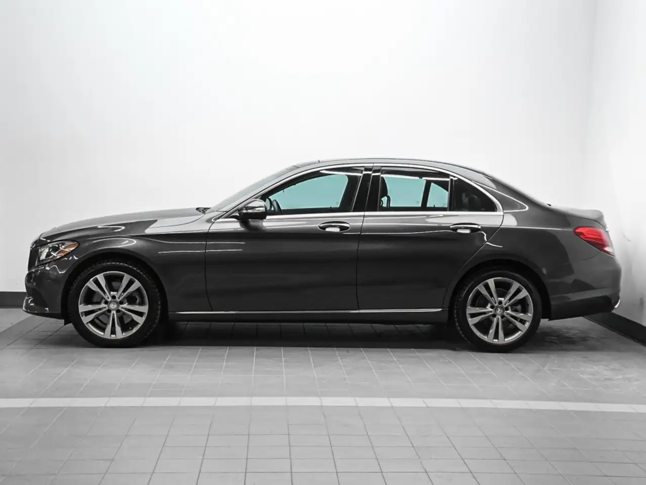 Mercedes-Benz C-Class photo Mercedes-Benz C-Class