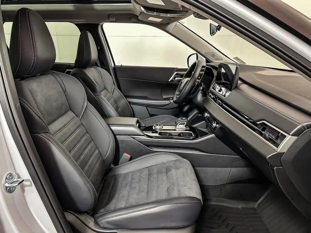 Mitsubishi Outlander снимка Mitsubishi Outlander