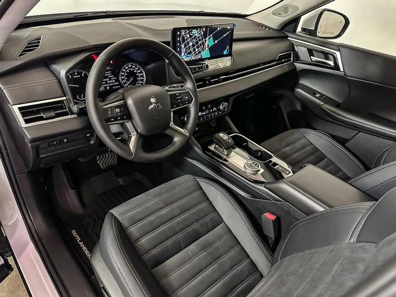 Mitsubishi Outlander снимка Mitsubishi Outlander
