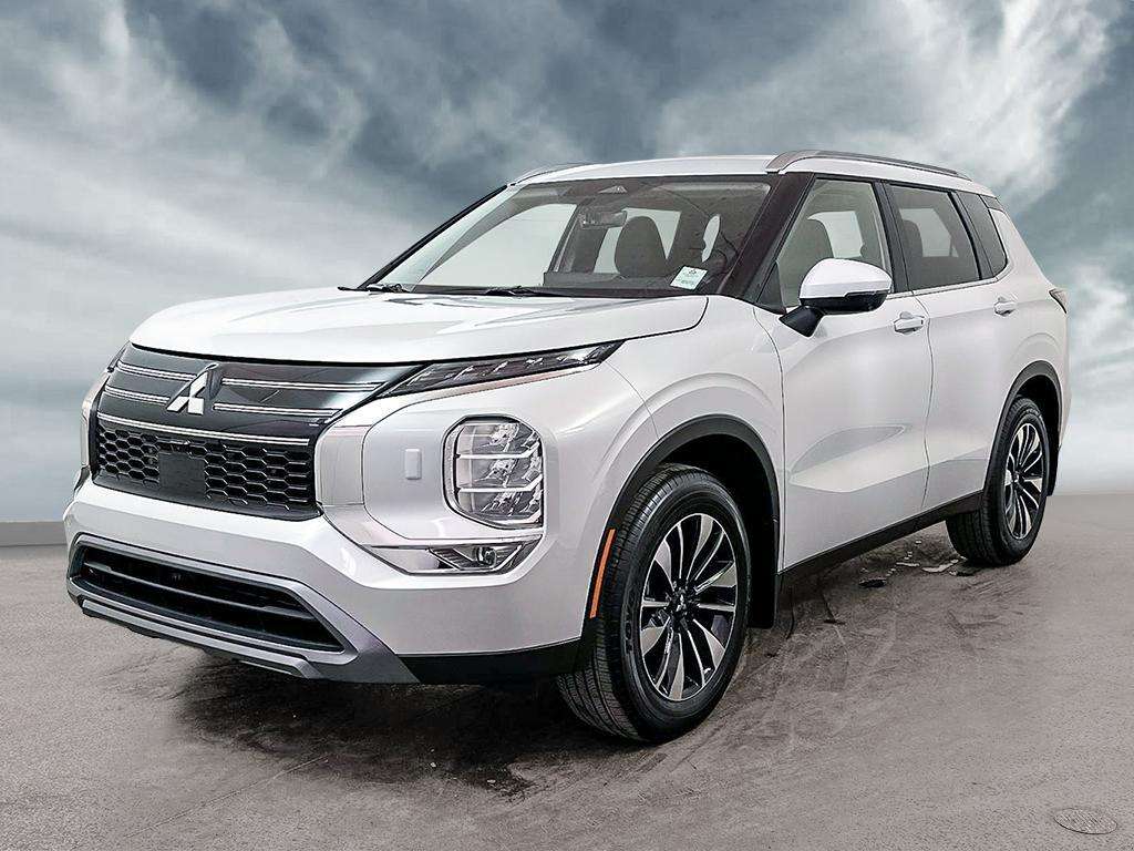 White 2026 Mitsubishi Outlander SUV / Crossover Front-Wheel Drive Continuously Variable Transmission