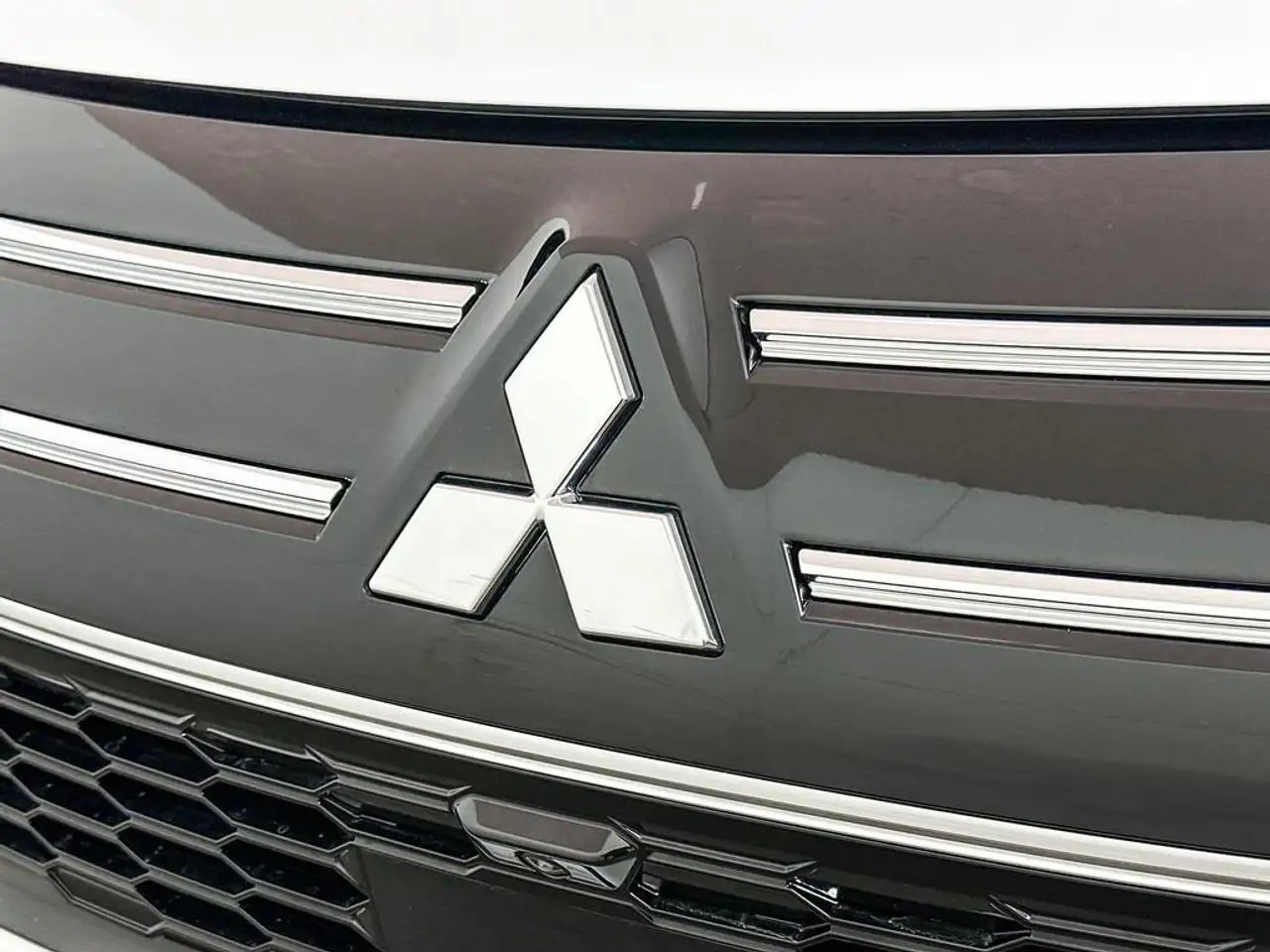 Mitsubishi Outlander снимка Mitsubishi Outlander