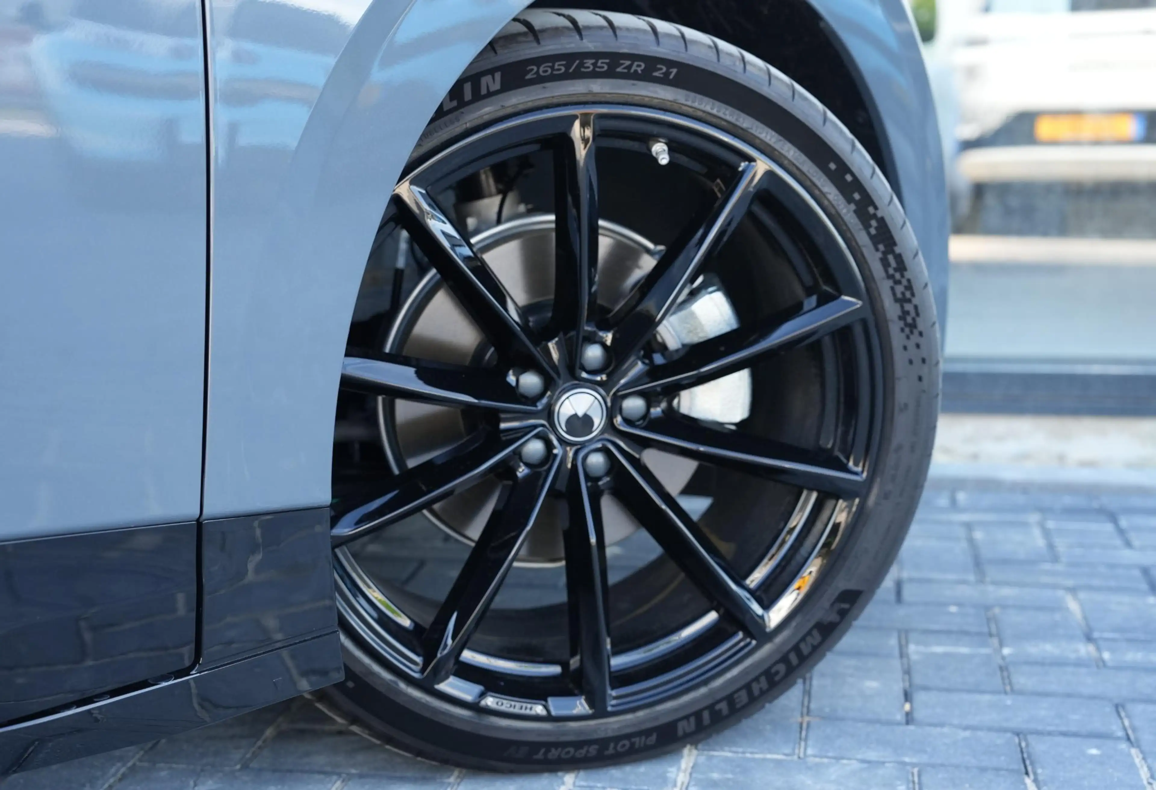 Lynk & Co 02 272PK 66KWh More, HEICO 21" Wielen, HEICO Verlagin — photo 3