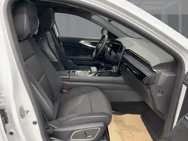 Renault Austral view 8